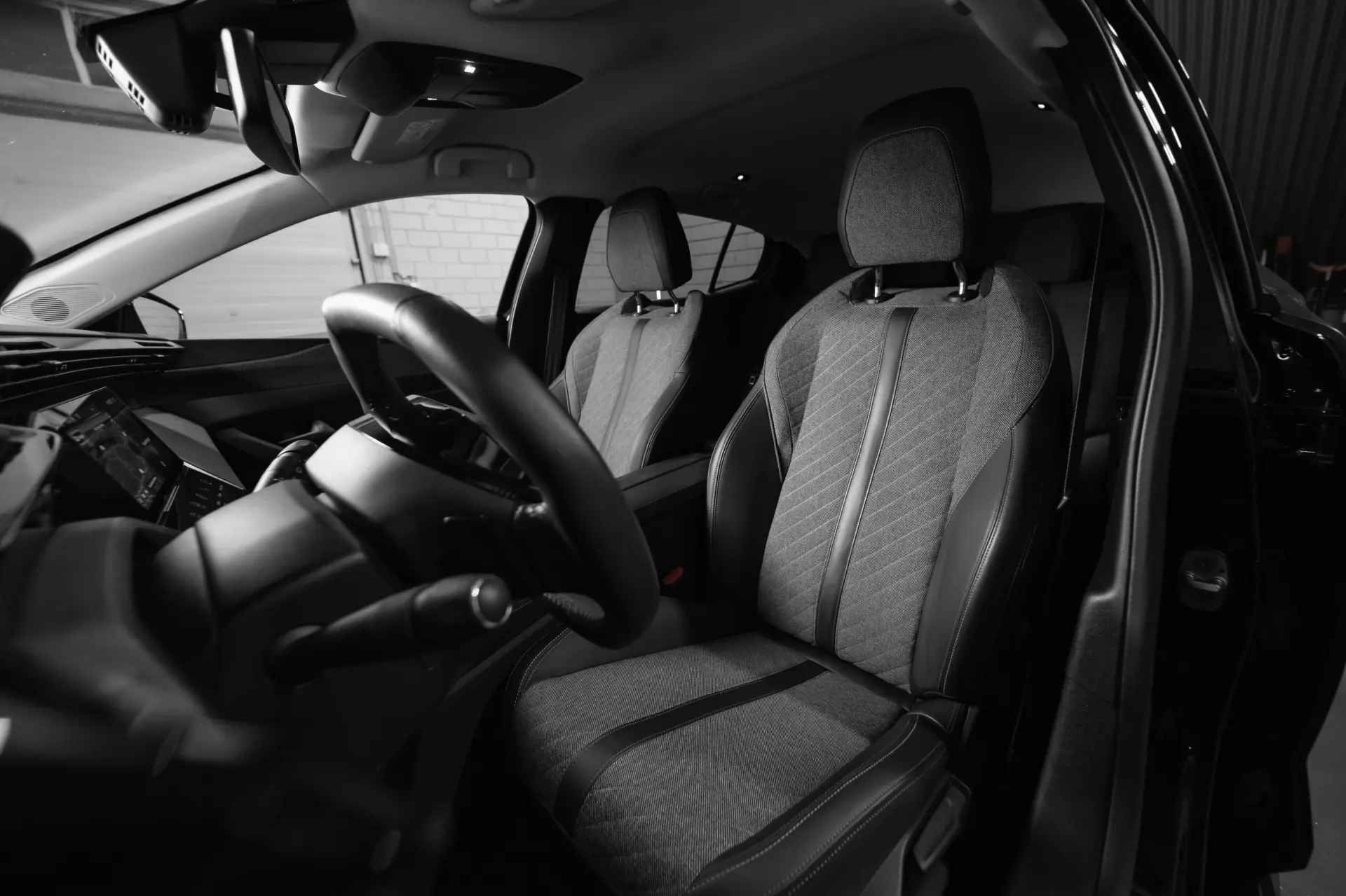 Peugeot 408 1.6 Hybrid Allure e-EAT8 8