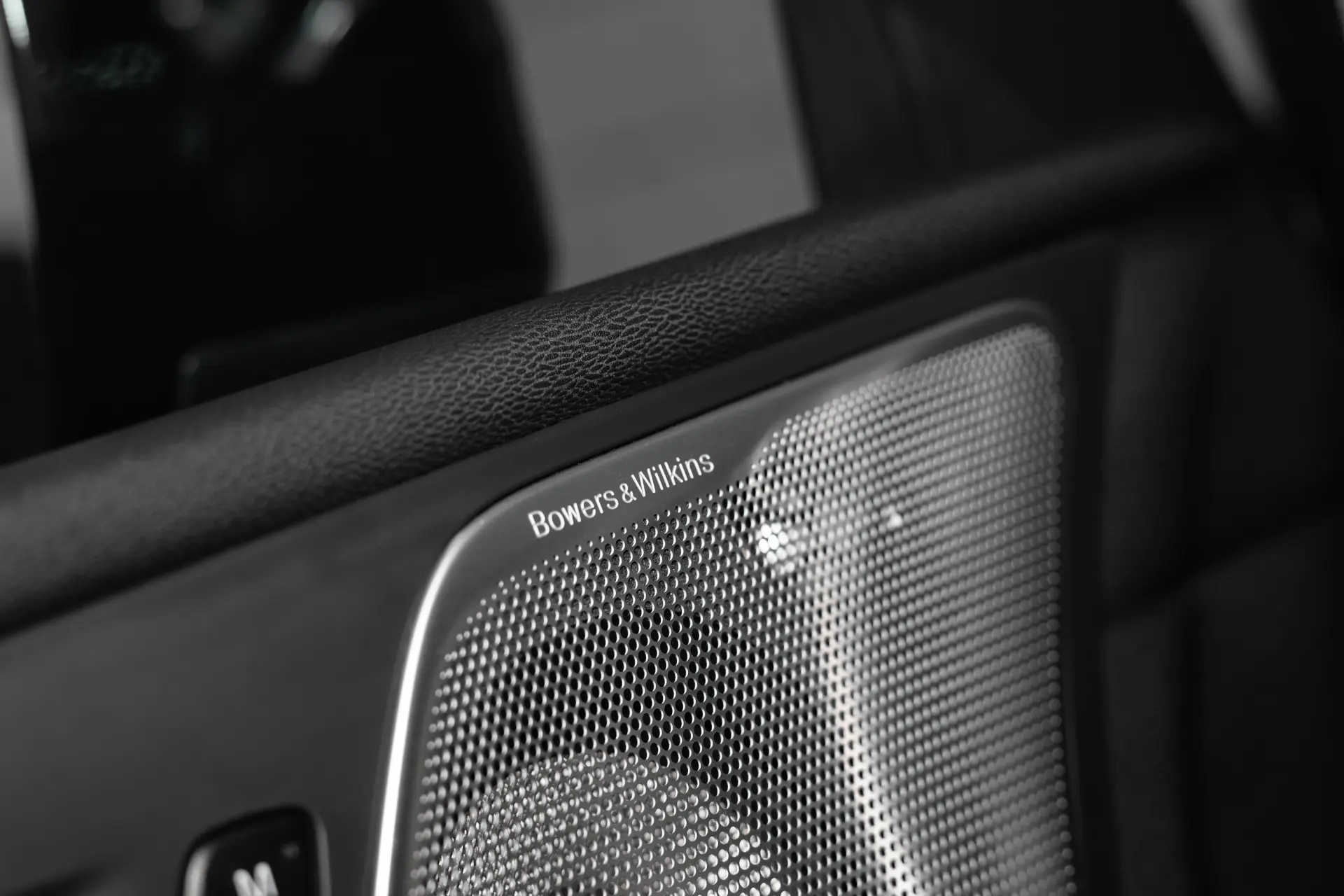 Volvo XC 60 2.0 T6 PHEV Black Edition 32
