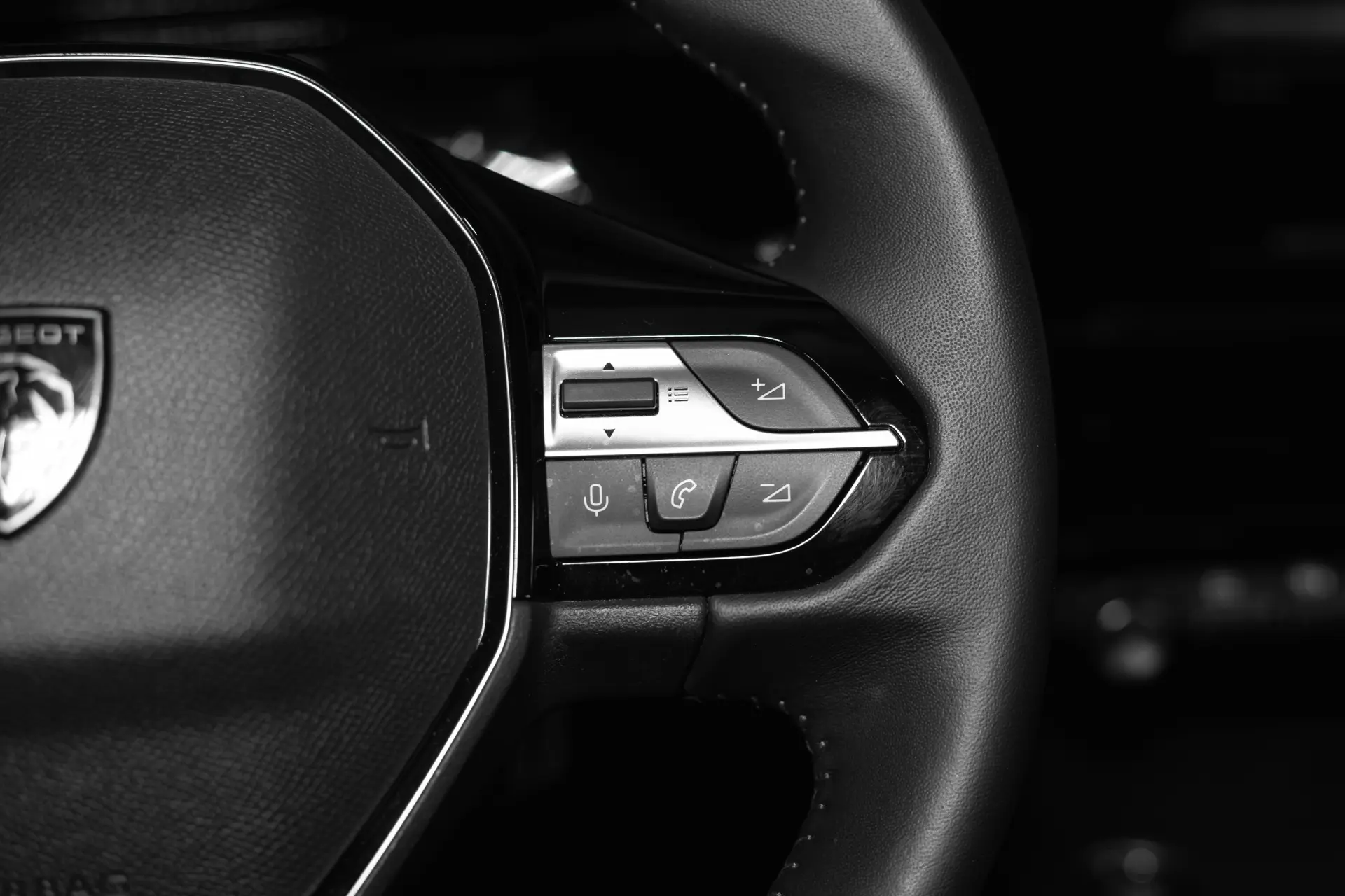 Peugeot 408 1.6 Hybrid Allure e-EAT8 7