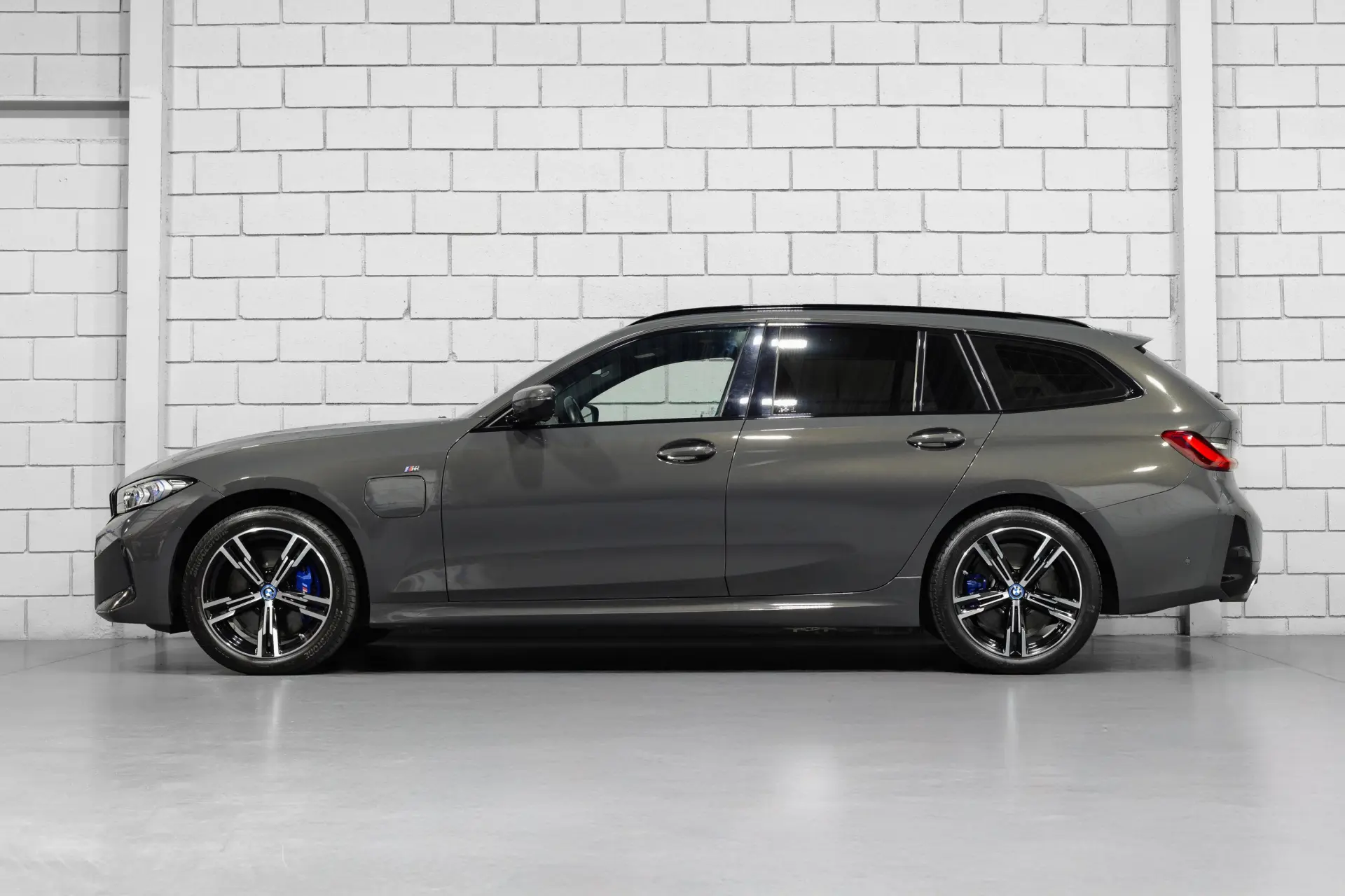 BMW 330 e xDrive Aut. M Sport 3