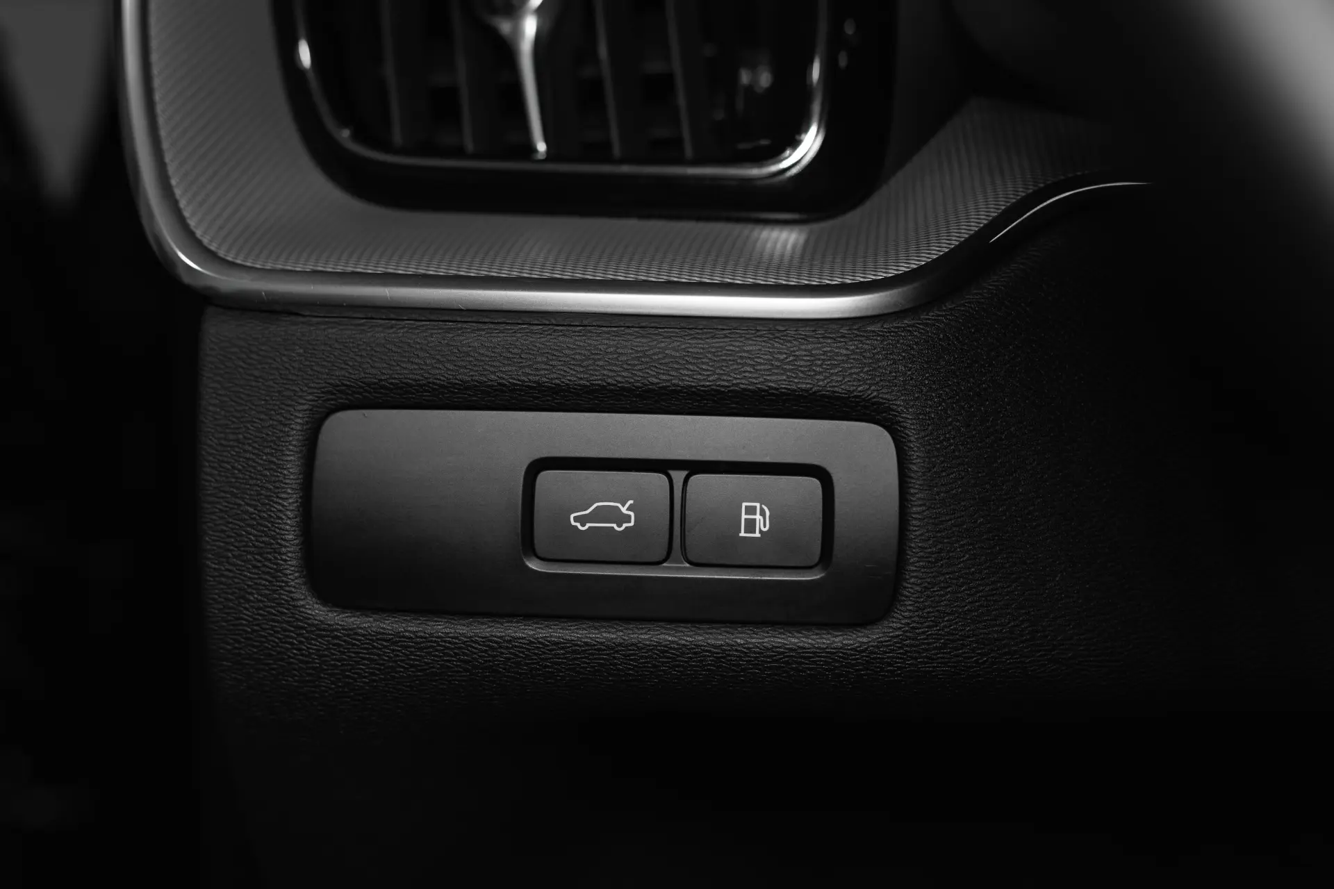 Volvo XC 60 2.0 T6 PHEV Black Edition 27