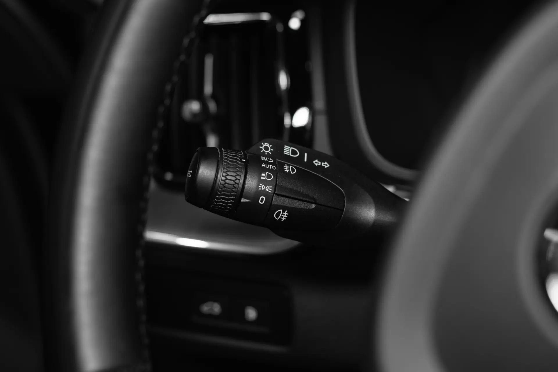 Volvo XC 60 2.0 T6 PHEV Black Edition 8