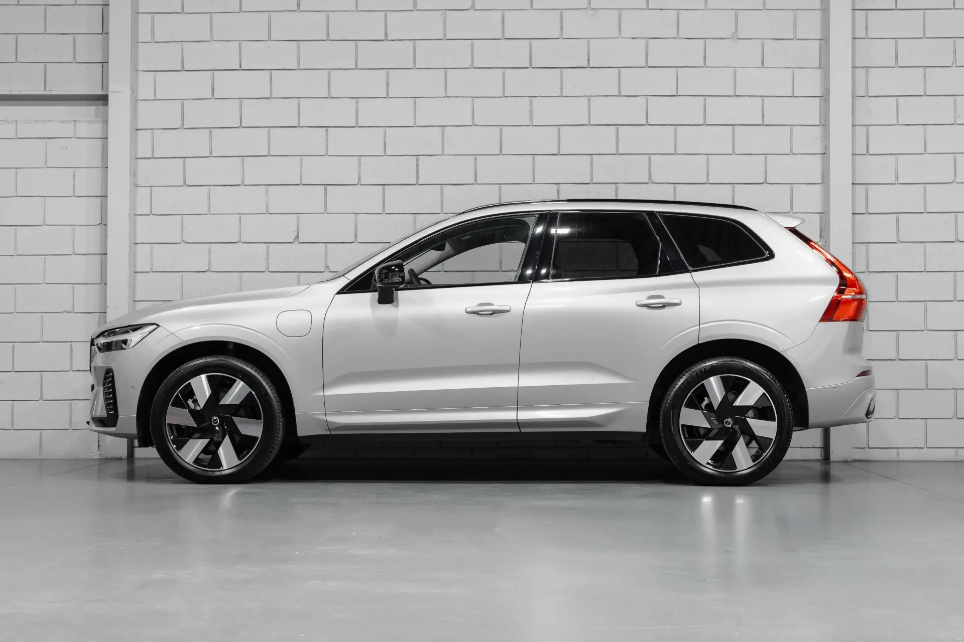 Volvo XC 60 2.0 T6 PHEV Black Edition 3