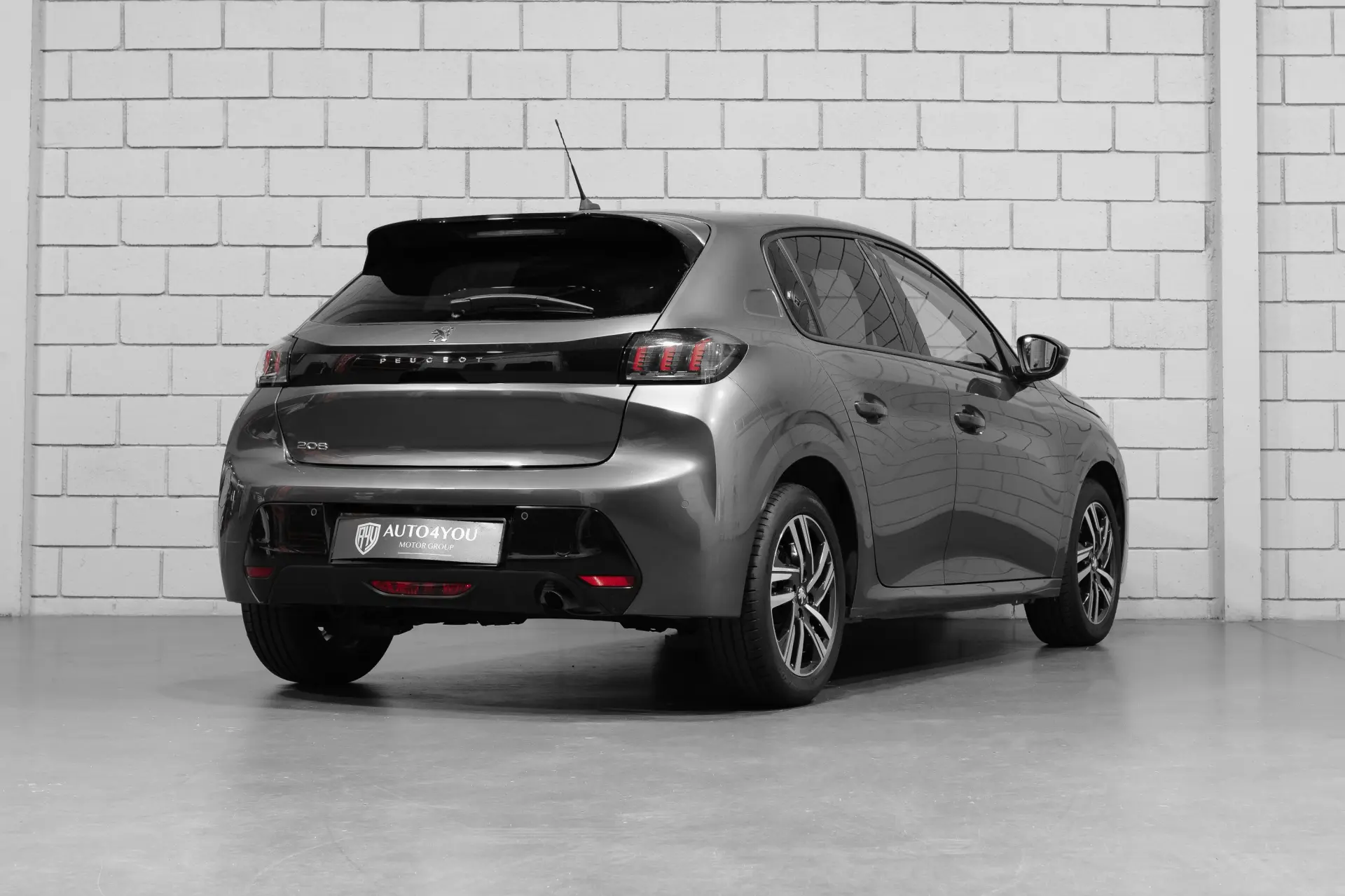 Peugeot 208 1.2 PureTech Allure Pack EAT8 4