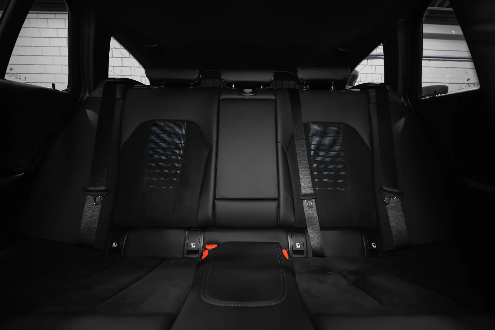 BMW 330 e Pack M Auto 12