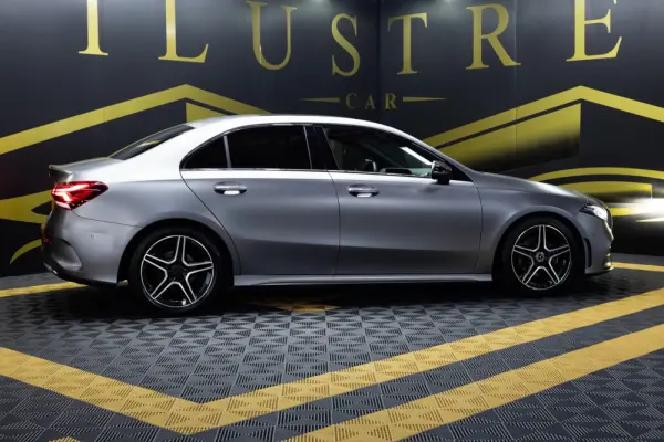 Mercedes-Benz A 180 Limousine d AMG Line Aut. 4