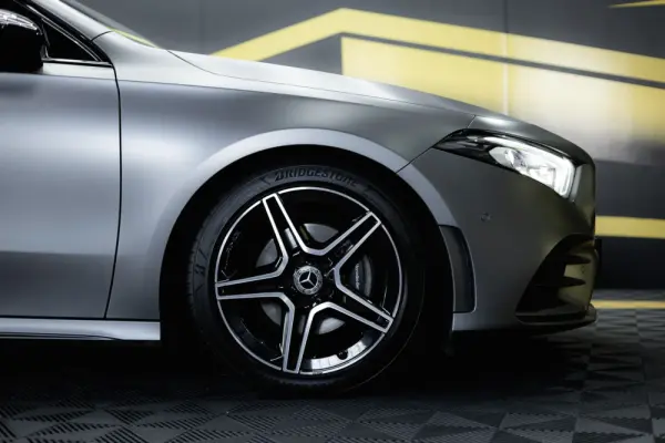 Mercedes-Benz A 180 Limousine d AMG Line Aut. 11