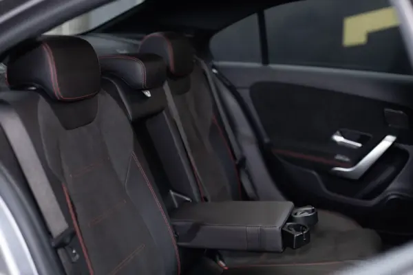 Mercedes-Benz A 180 Limousine d AMG Line Aut. 14