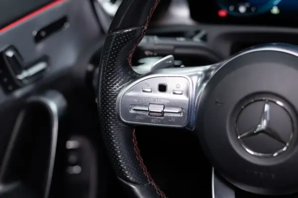 Mercedes-Benz A 180 Limousine d AMG Line Aut. 26