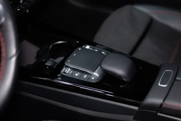 Mercedes-Benz A 180 Limousine d AMG Line Aut. 31