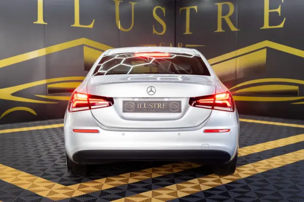 Mercedes-Benz A 180 Limousine d Progressive Aut. 5