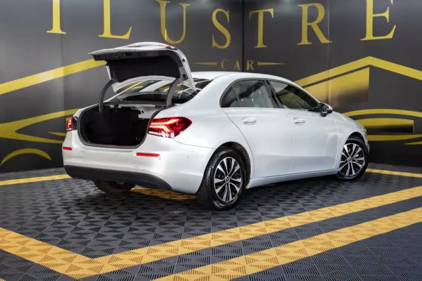 Mercedes-Benz A 180 Limousine d Progressive Aut. 7