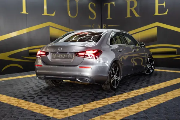Mercedes-Benz A 180 Limousine d Progressive Aut. 6