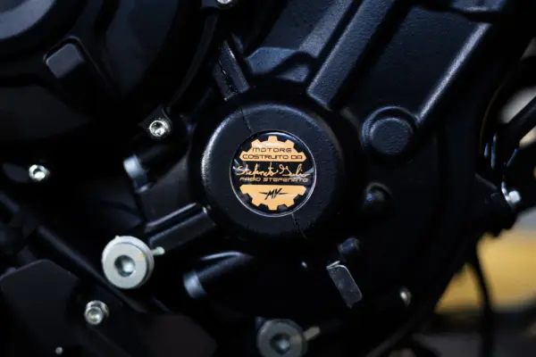 MV Agusta Brutale R 18