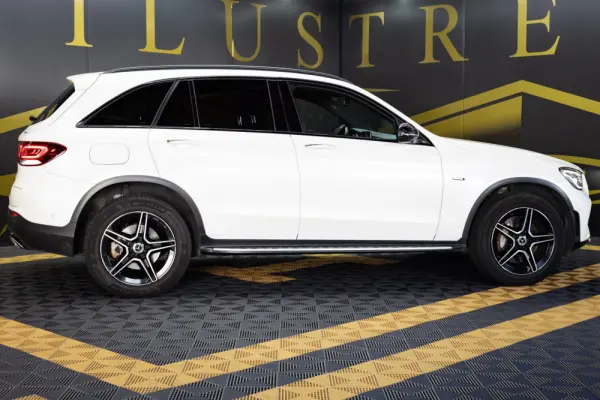 Mercedes-Benz GLC 300 e 4Matic 4