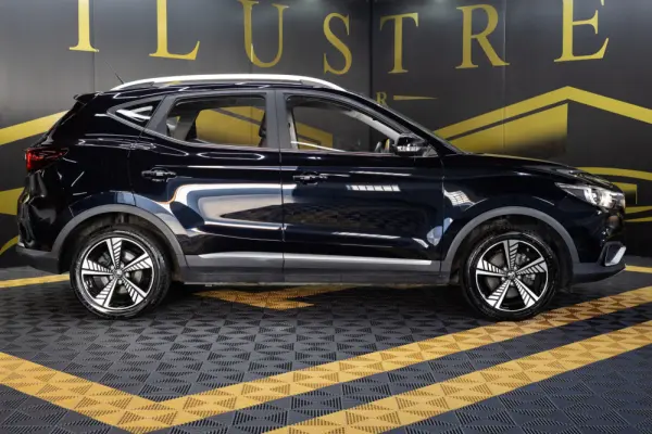 MG ZS EV 44.5 kWh Luxury 4