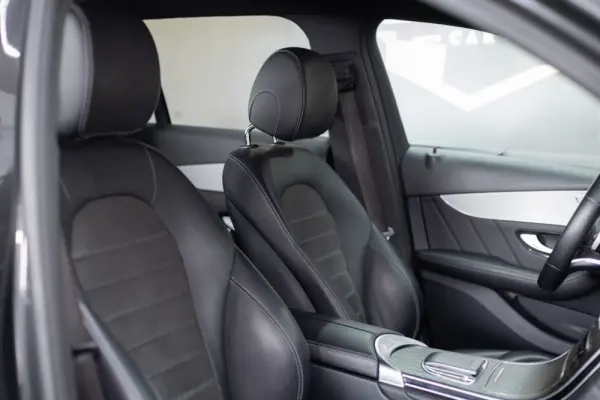 Mercedes-Benz GLC 300 de 4Matic 9G-TRONIC AMG Line 19