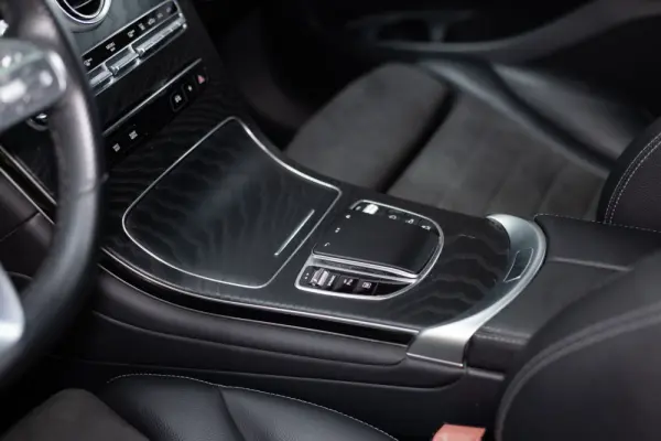 Mercedes-Benz GLC 300 e 4Matic 28