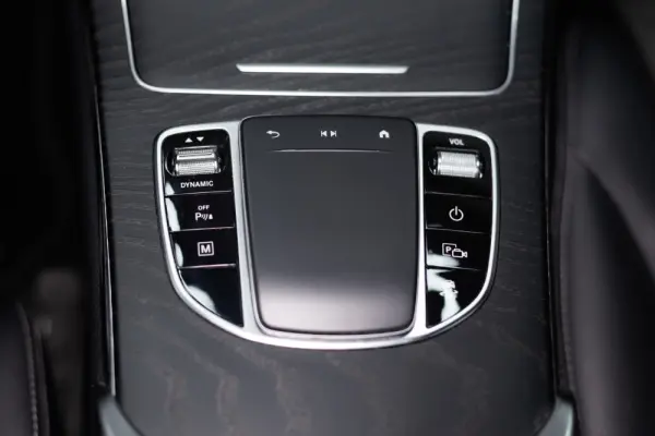 Mercedes-Benz GLC 300 e 4Matic 29