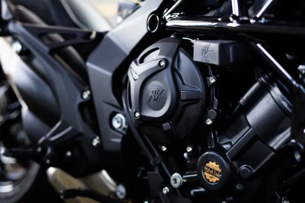 MV Agusta Brutale R 17