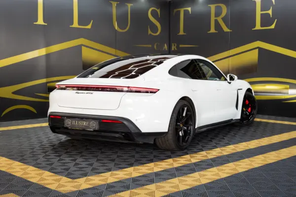 Porsche Taycan GTS 6