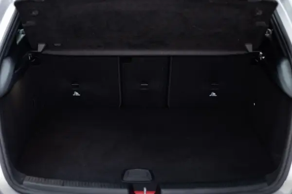 Mercedes-Benz A 250 e Progressive 8