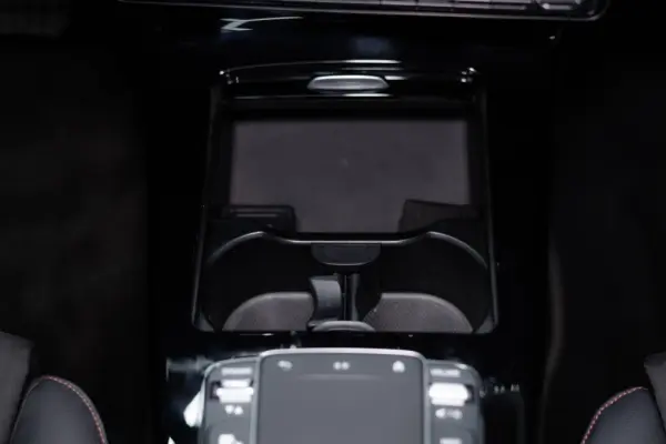 Mercedes-Benz A 180 d AMG Line Aut. 37