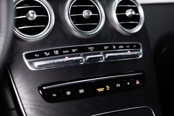Mercedes-Benz GLC 300 de 4Matic 9G-TRONIC AMG Line 30