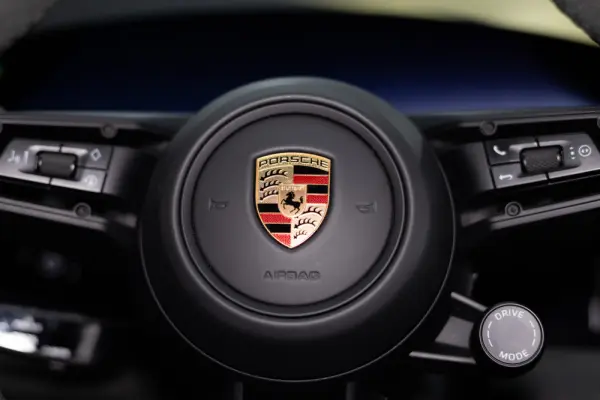 Porsche Taycan GTS 28