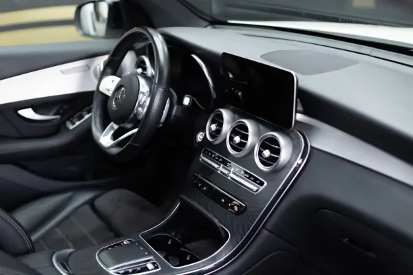Mercedes-Benz GLC 300 e 4Matic 22