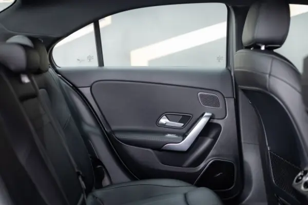 Mercedes-Benz A 180 Limousine d Progressive Aut. 15
