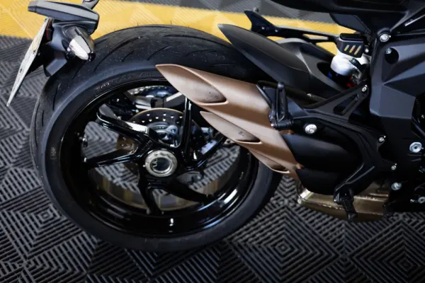 MV Agusta Brutale R 7