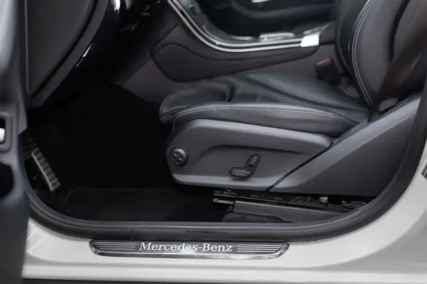 Mercedes-Benz GLC 300 e 4Matic 20