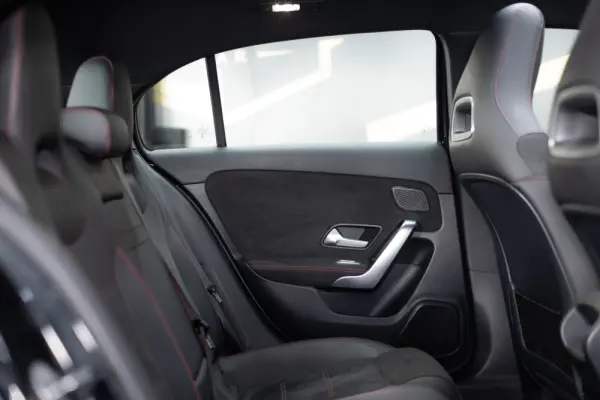 Mercedes-Benz A 250 e 8G-DCT AMG Line Advanced 16