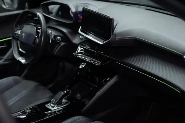 Peugeot 2008 1.5 BlueHDi GT Line EAT8 25