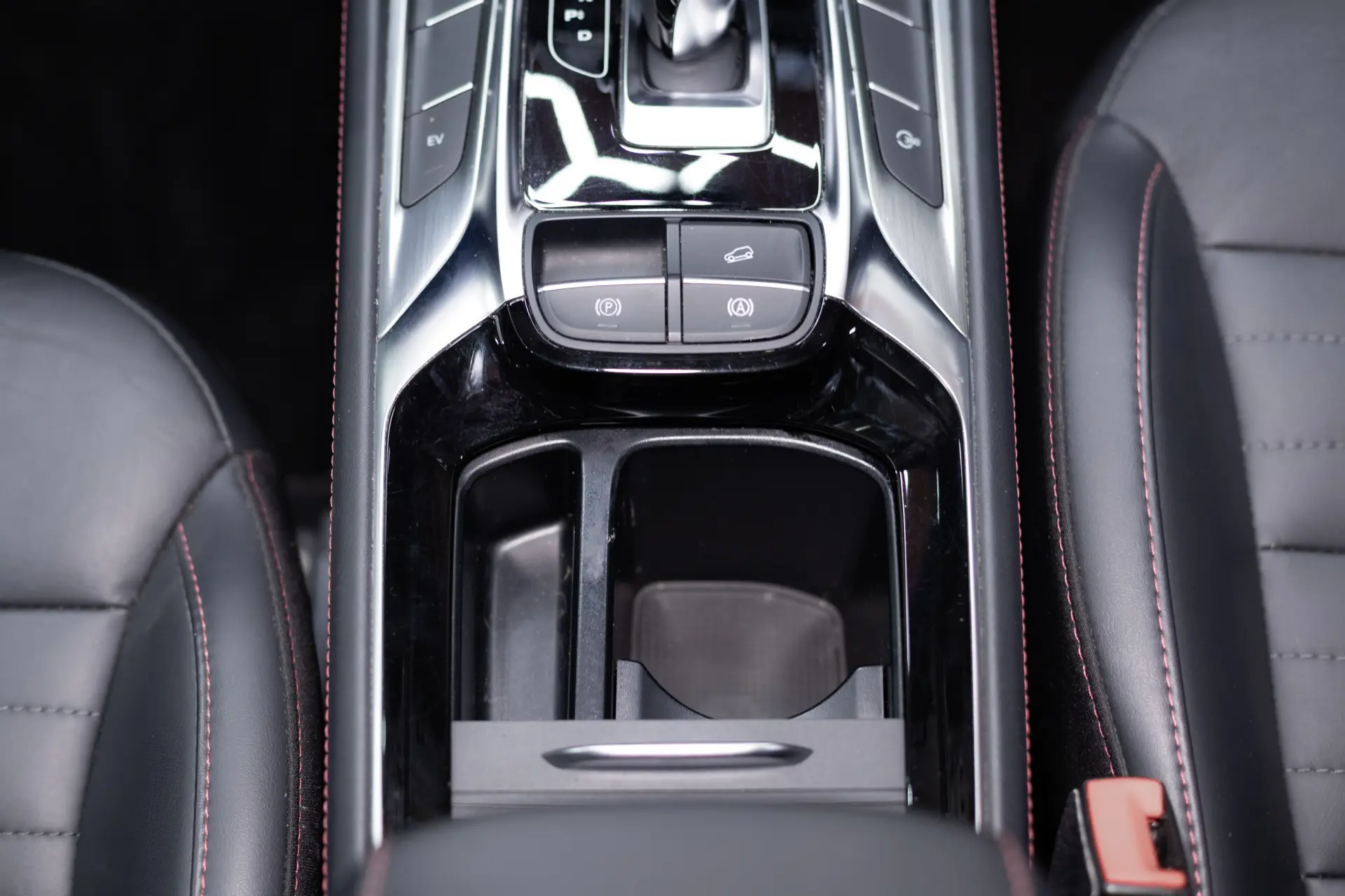 MG EHS 1.5 T-GDI Plug-in Hybrid Luxury 37