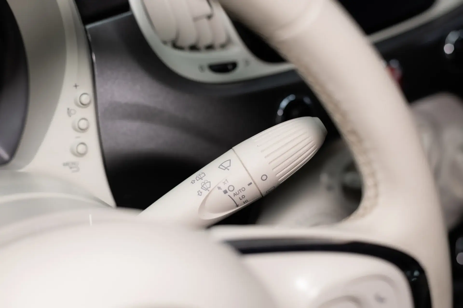 Fiat 500 1.0 Hybrid Lounge 31