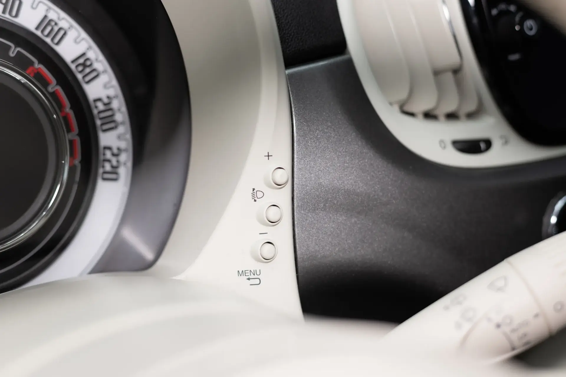 Fiat 500 1.0 Hybrid Lounge 33