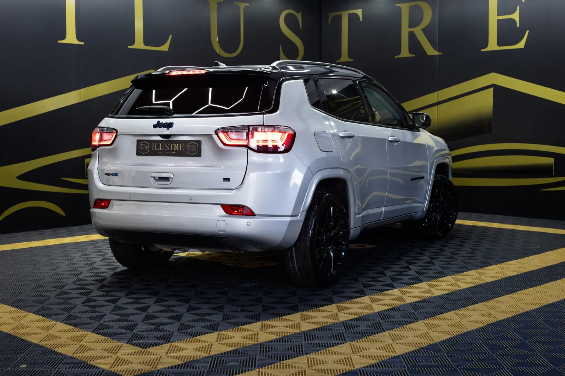 Jeep Compass 1.3 TG S 6