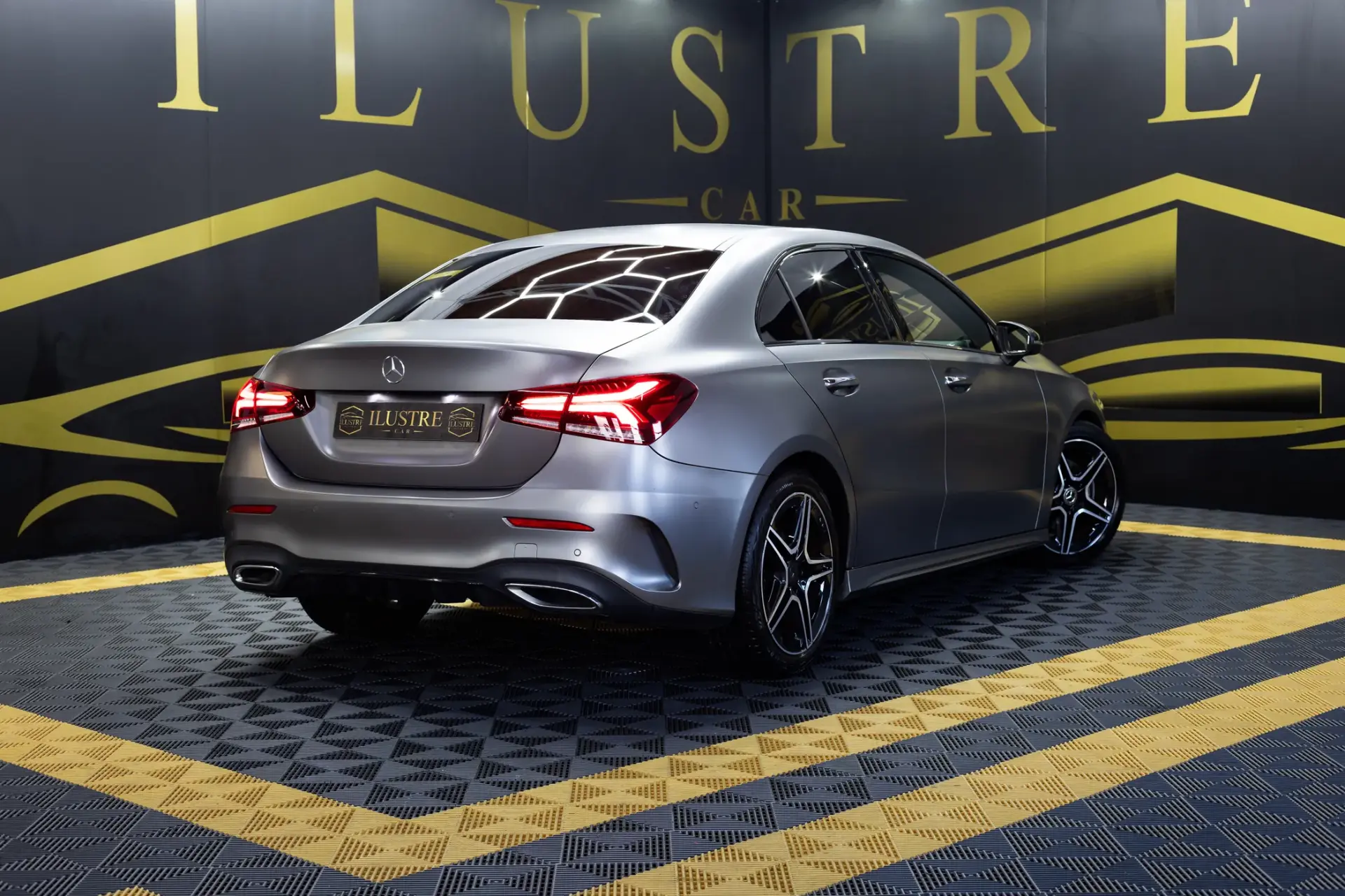 Mercedes-Benz A 180 Limousine d AMG Line Aut. 6