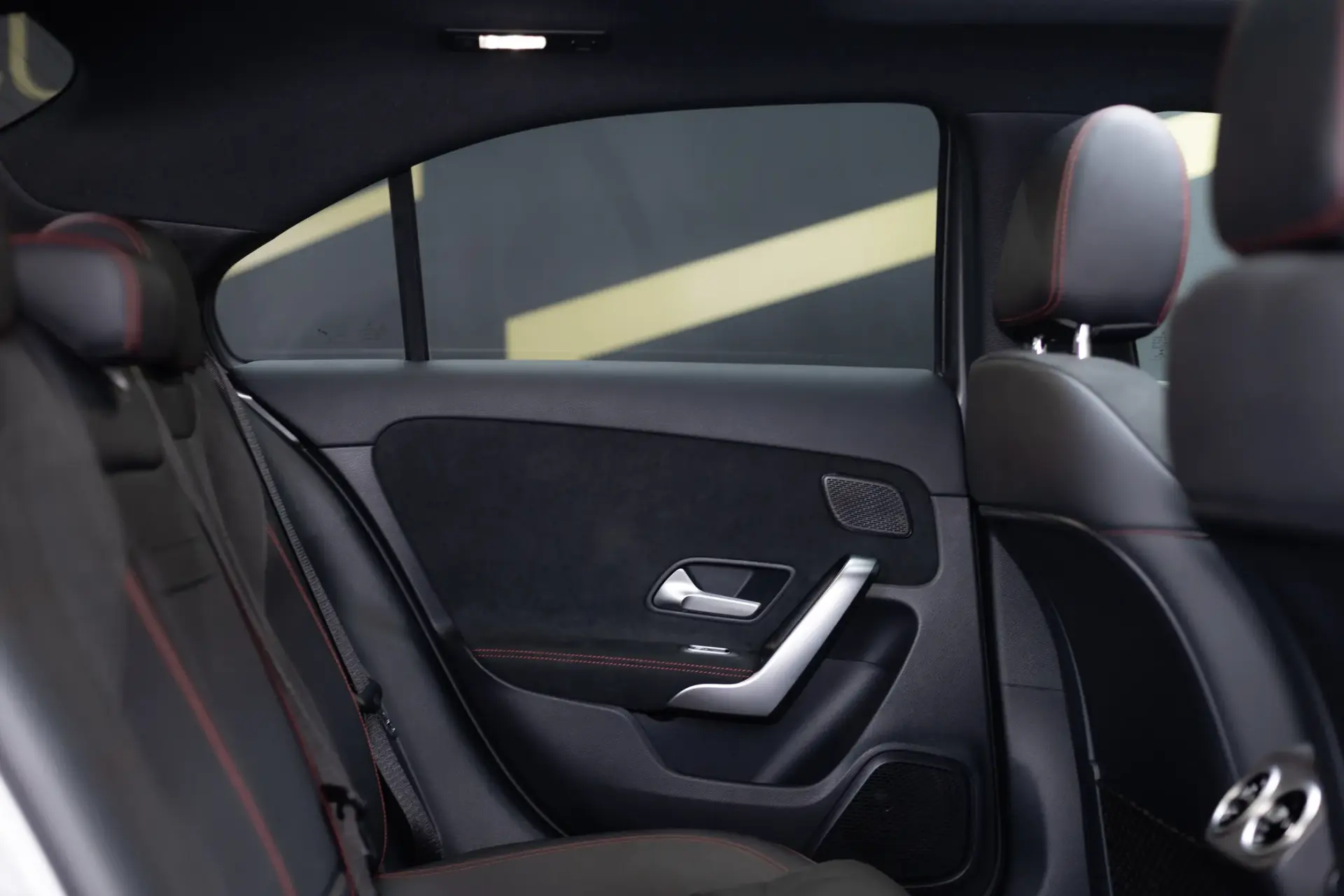 Mercedes-Benz A 180 Limousine d AMG Line Aut. 13