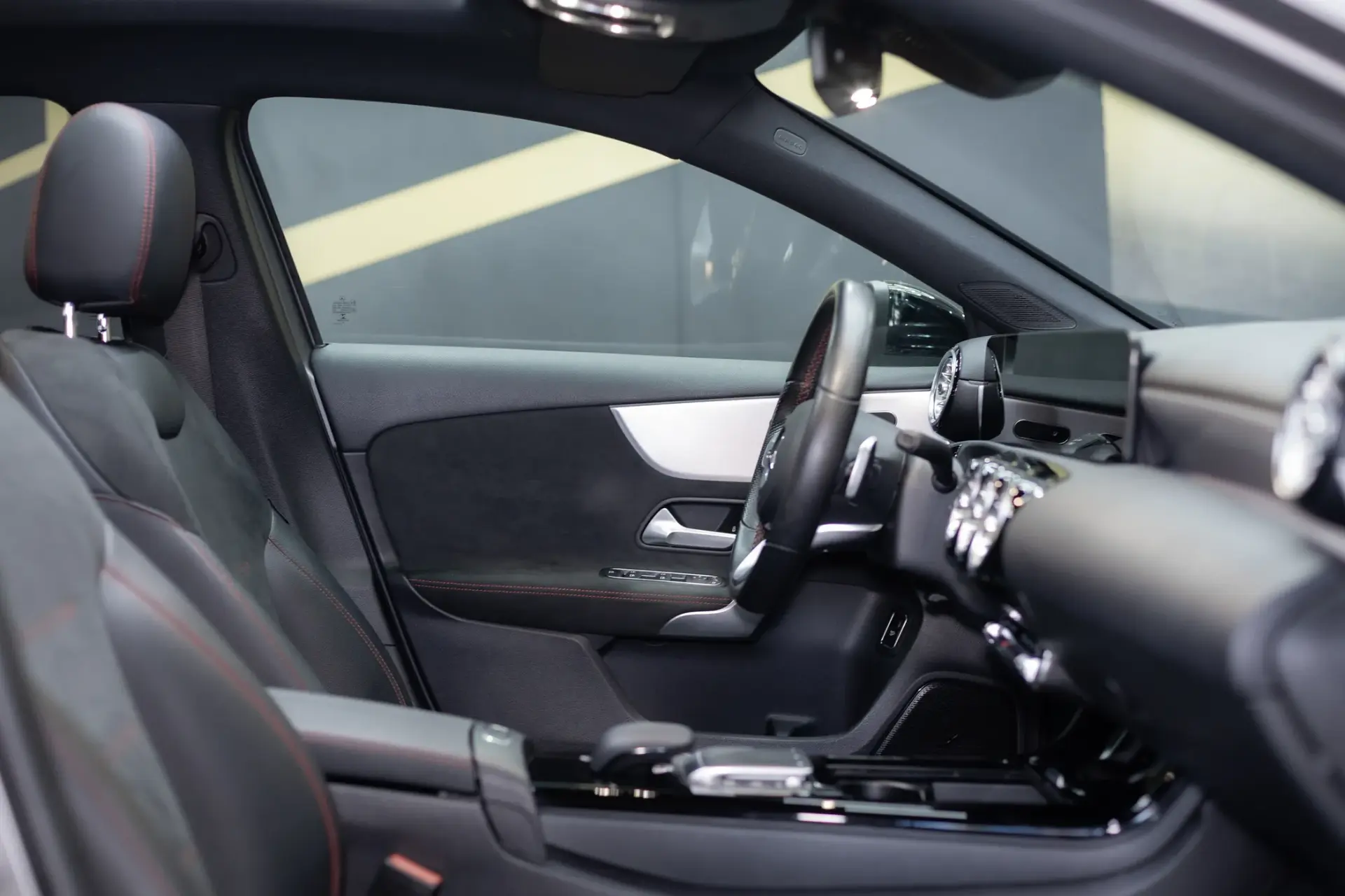 Mercedes-Benz A 180 Limousine d AMG Line Aut. 17