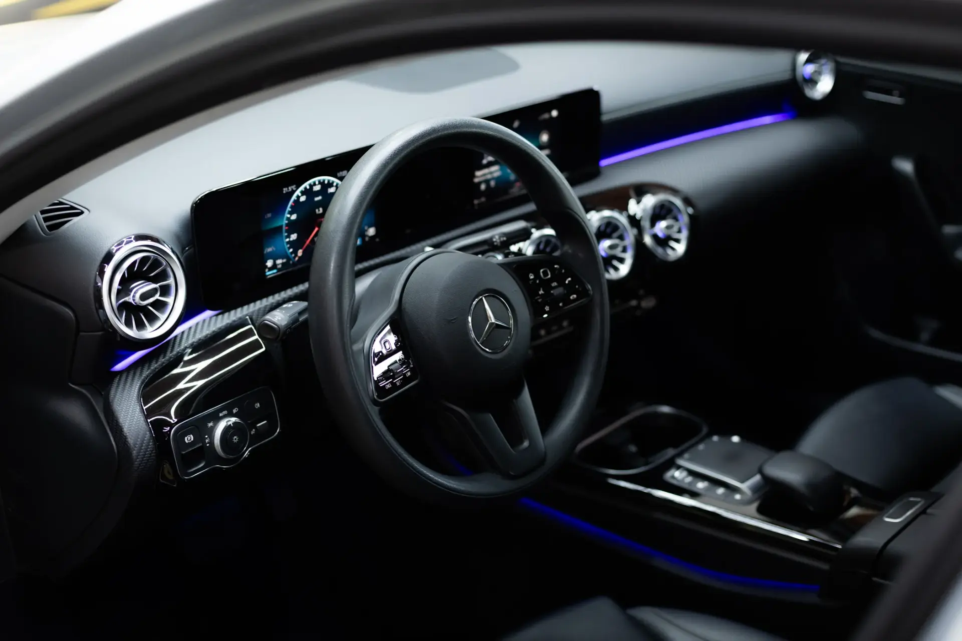 Mercedes-Benz A 180 Limousine d Progressive Aut. 13