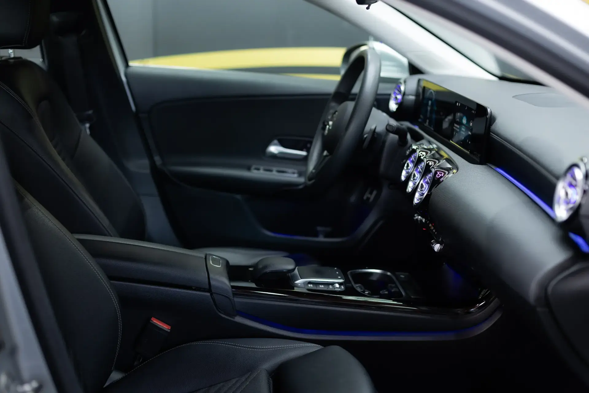 Mercedes-Benz A 180 Limousine d Progressive Aut. 16