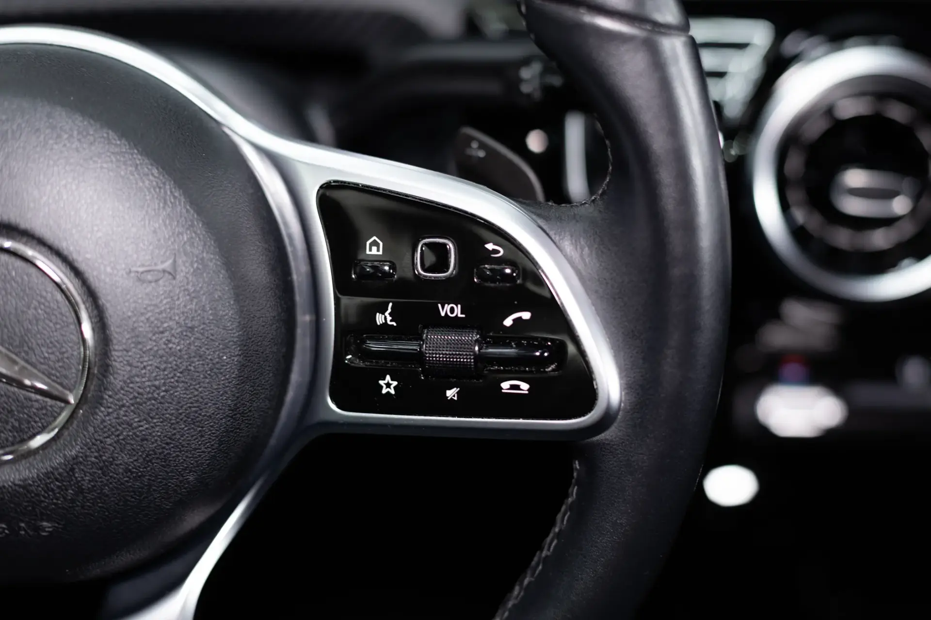 Mercedes-Benz A 180 Limousine d Progressive Aut. 25