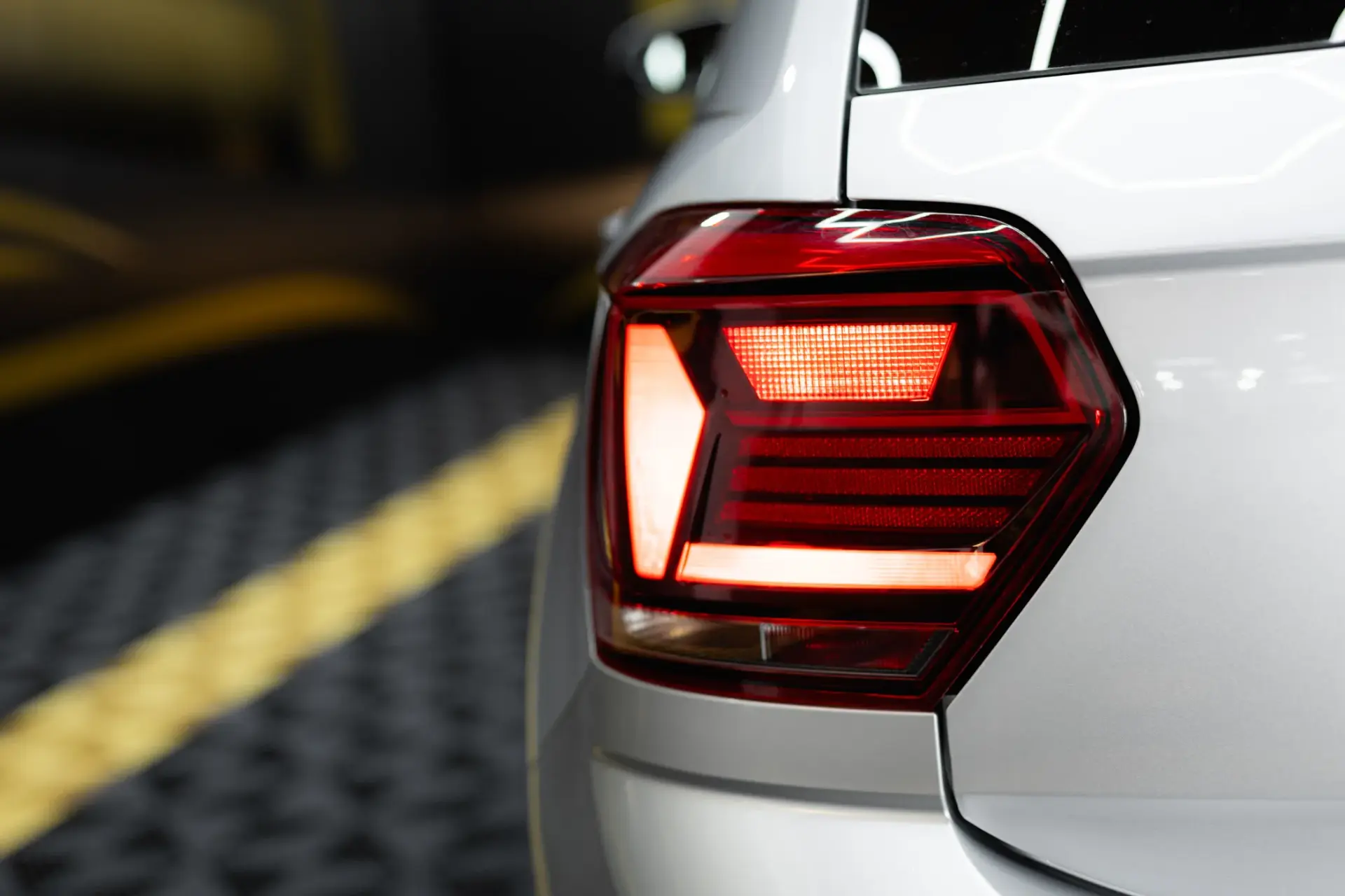 Volkswagen Polo 1.0 TSI Confortline 9