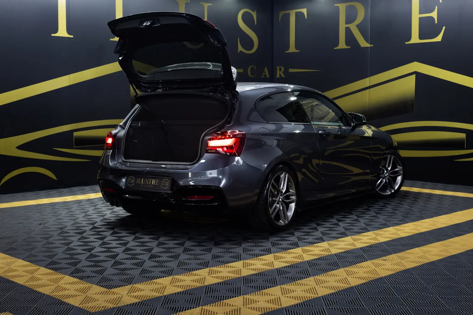 BMW 120 d Pack M Auto 7