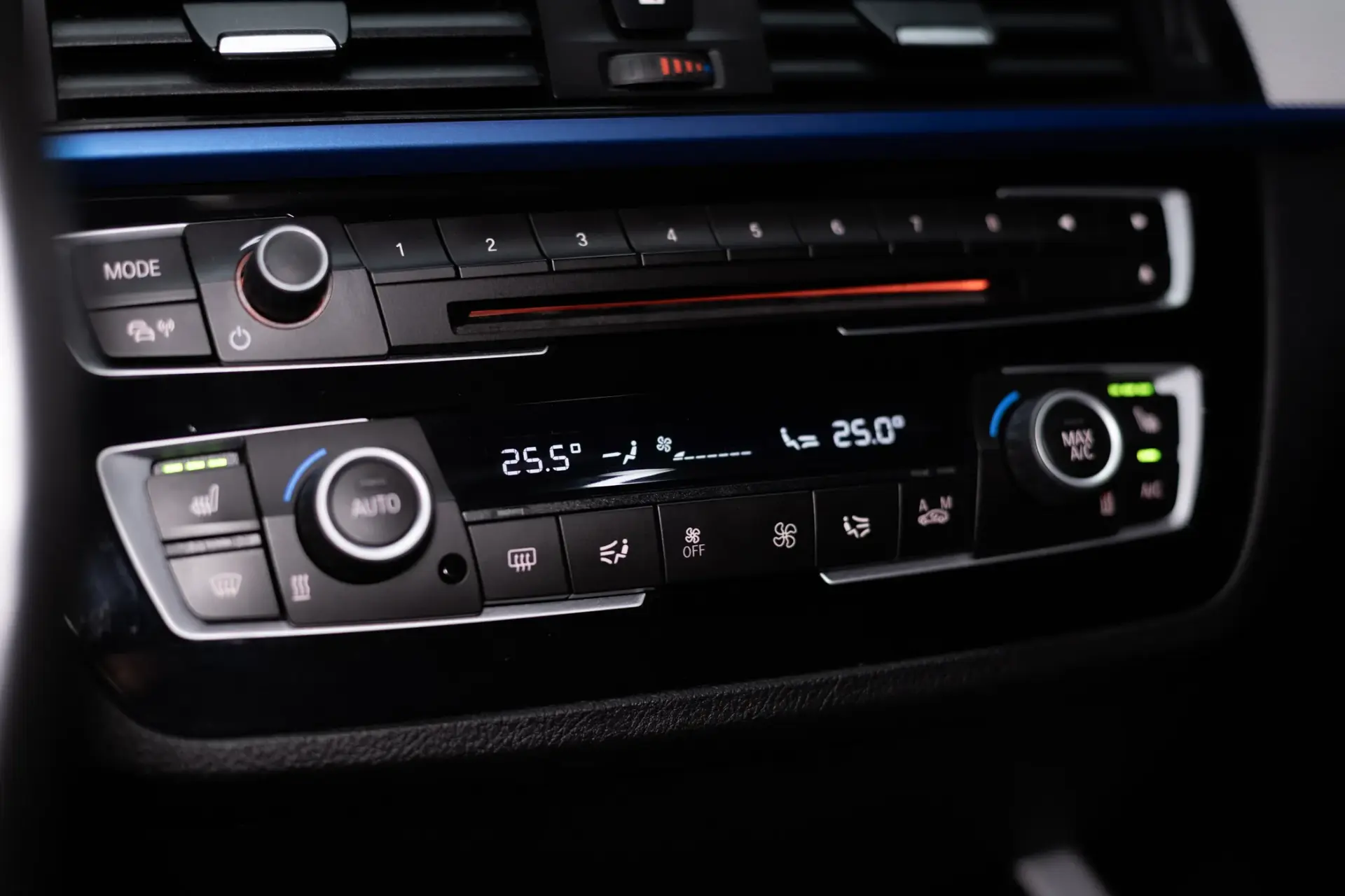 BMW 120 d Pack M Auto 36