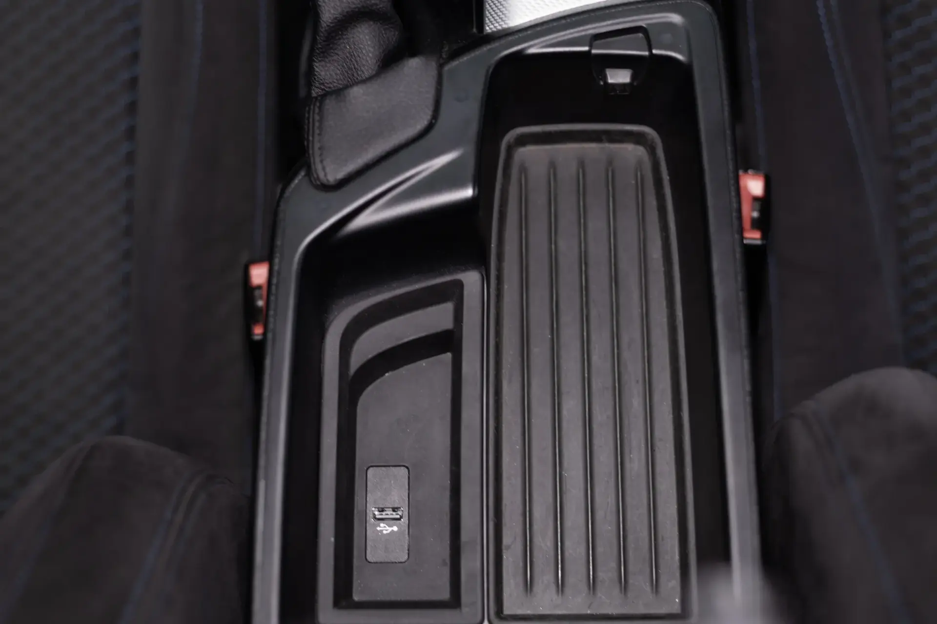 BMW 120 d Pack M Auto 43