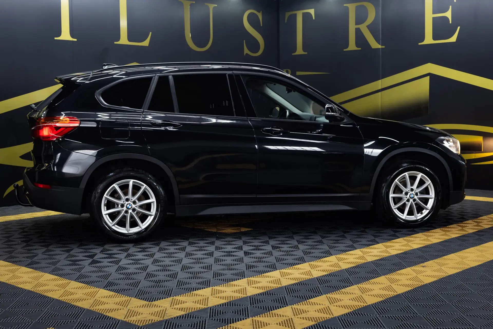 BMW X1 16 d sDrive Line Sport Auto 4